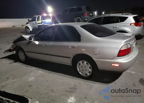 1996 Honda Accord Lx from USA, damaged, VIN 1HGCD5631TA046176